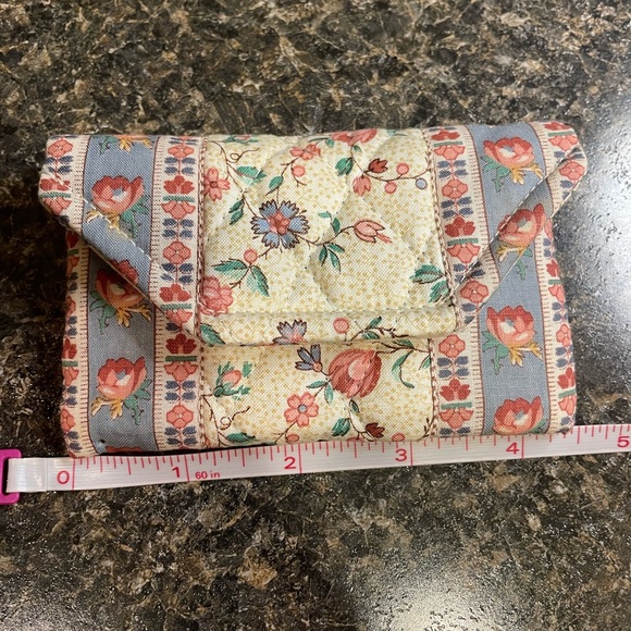 Vera Bradley small card flap pouch floral - Picture 7 of 8